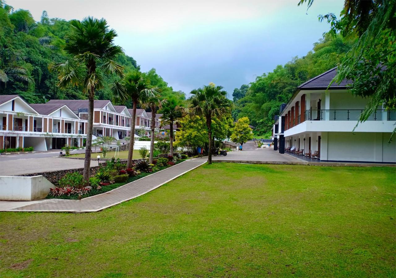 Zuri Resort Cipanas Puncak Eksteriør bilde