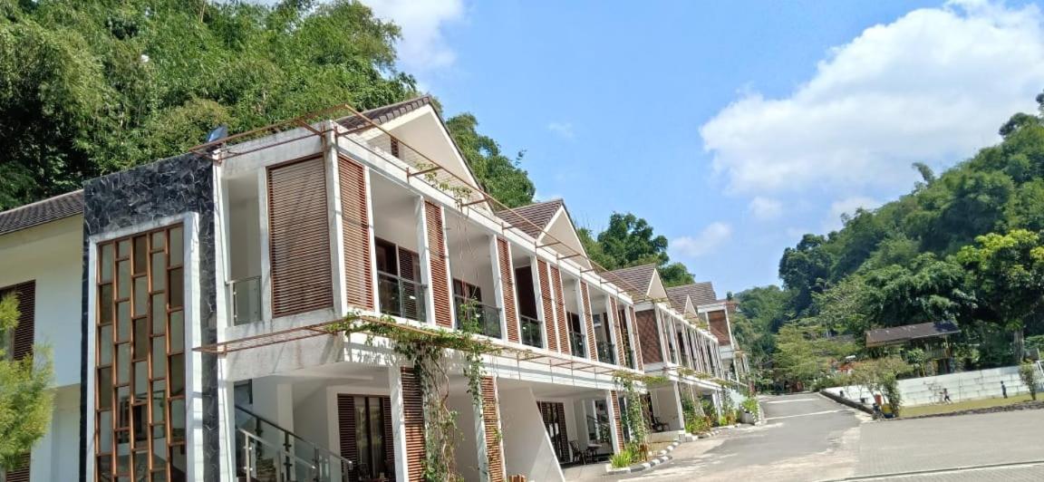 Zuri Resort Cipanas Puncak Eksteriør bilde